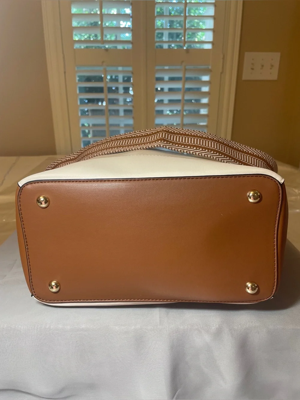 BOSTANTEN Women’s Soft Leather Hobo Bucket Shoulder Bag Two Toned Brown & Cream